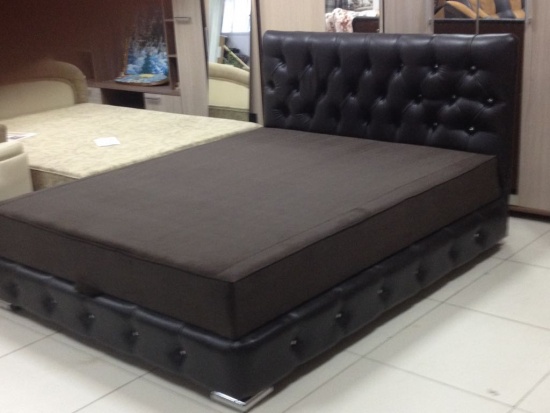 Тахта 1,6м каретная стяжка, высокая спинка