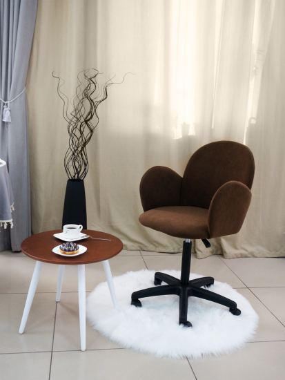 коричневый