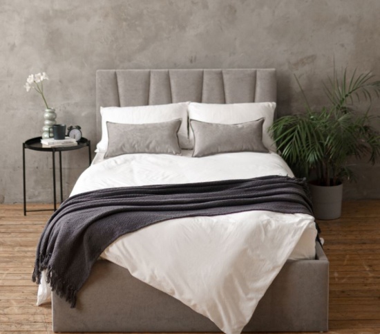 темно-серый